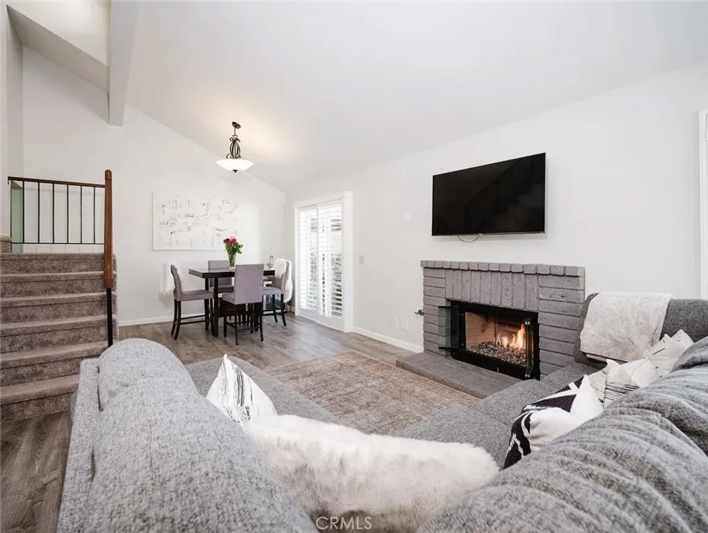 Photo of 6835 Poppyview, Oak Park, CA 91377 (MLS # SR26087715)