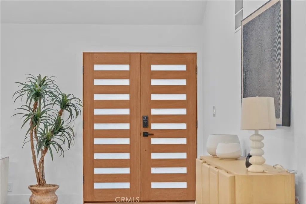 Photo of 100 S Saddleback Ln, Anaheim, CA 92808 (MLS # OC26000456)