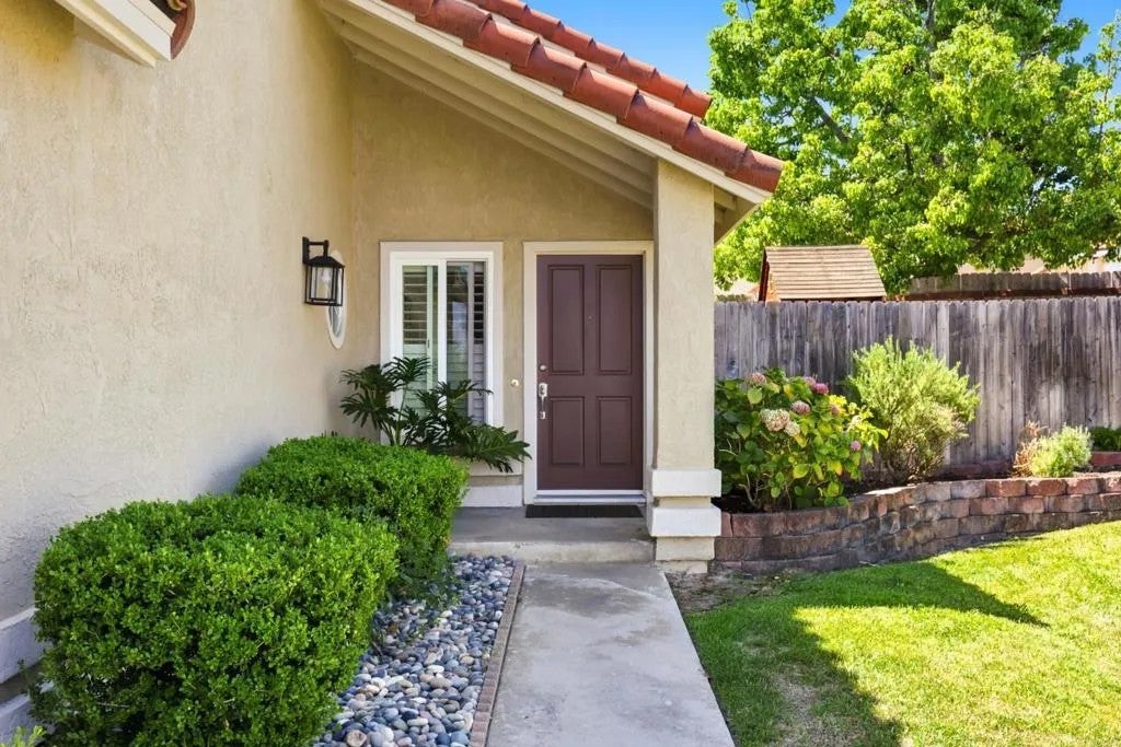 Photo of 1702 Avenida Vista Labera, Oceanside, CA 92056 (MLS # NDP2608679)