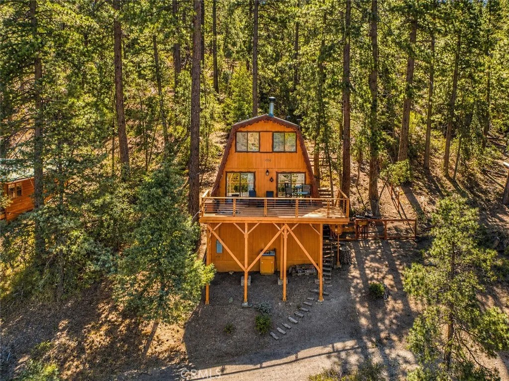 1916 Rustic Way