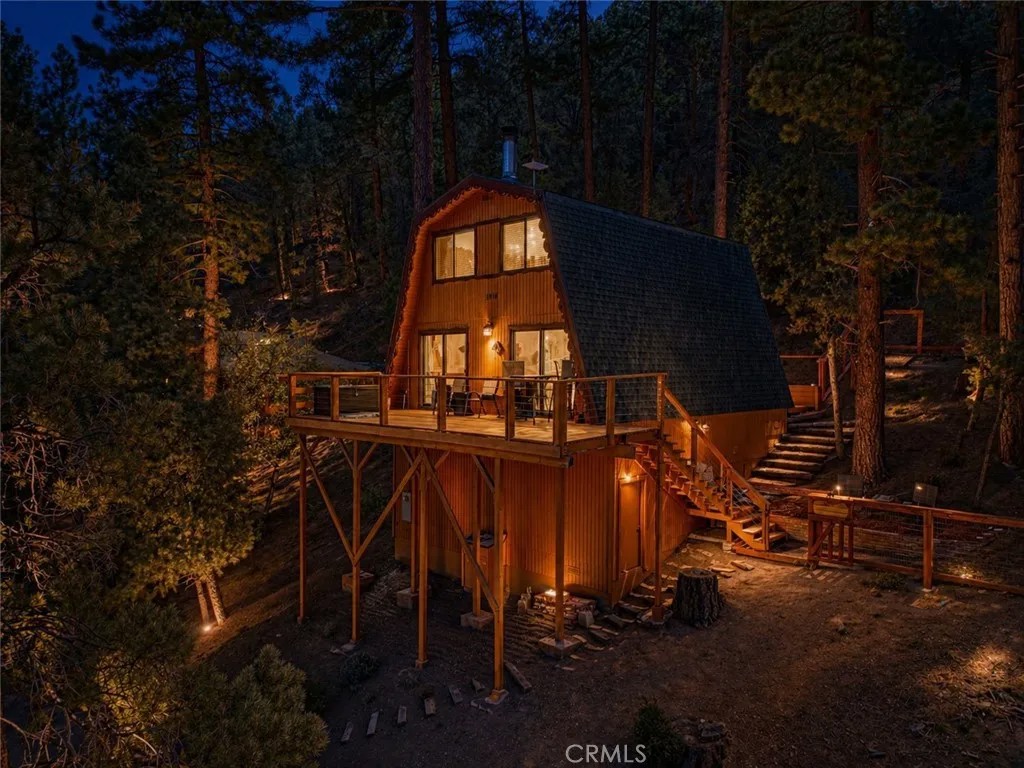 1916 Rustic Way