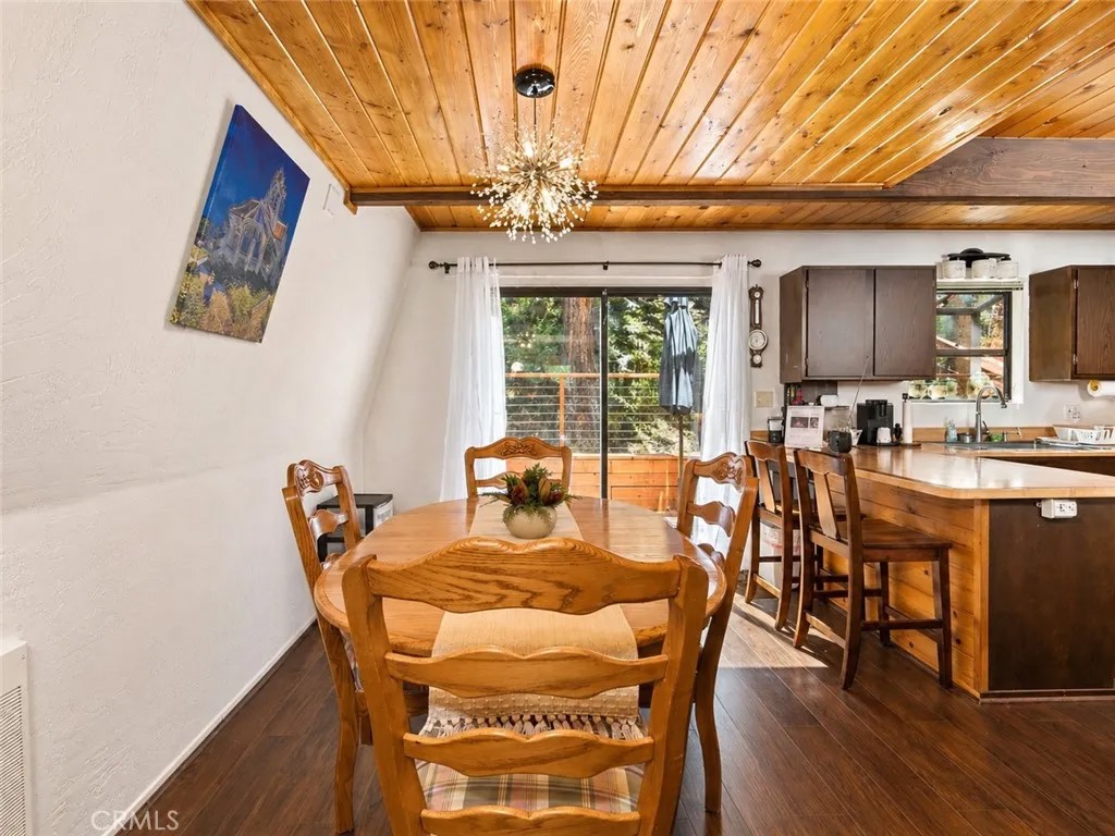 1916 Rustic Way
