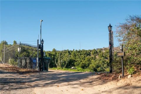 Tiny photo for 40390 Ross Road, Fallbrook, CA 92028 (MLS # SW25274653)