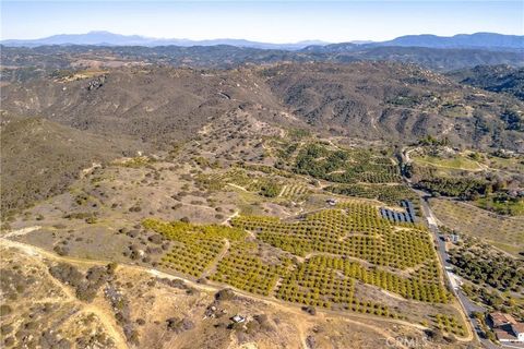 Tiny photo for 40390 Ross Road, Fallbrook, CA 92028 (MLS # SW25274653)
