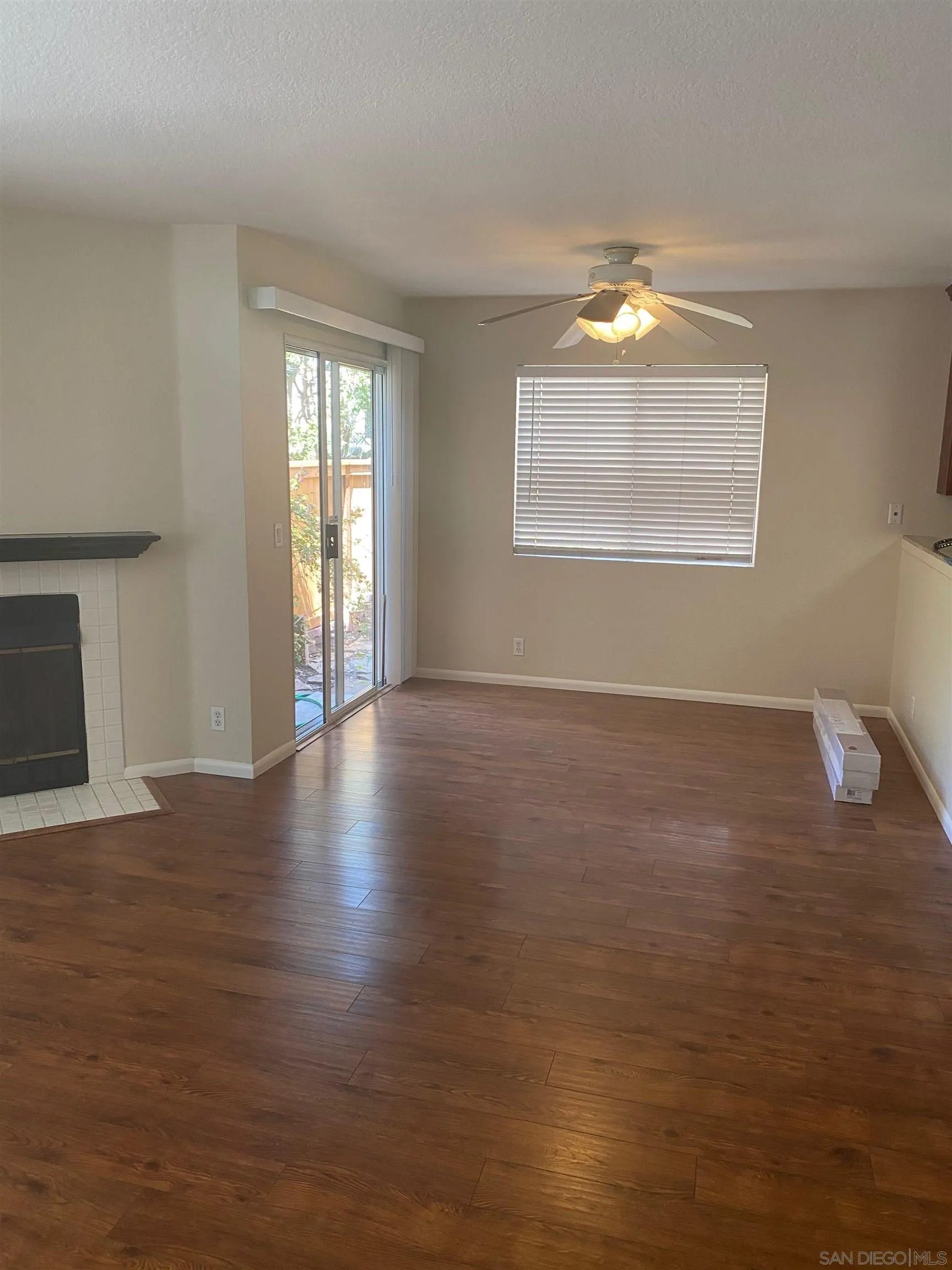 11353 Avenida De Los Lobos E