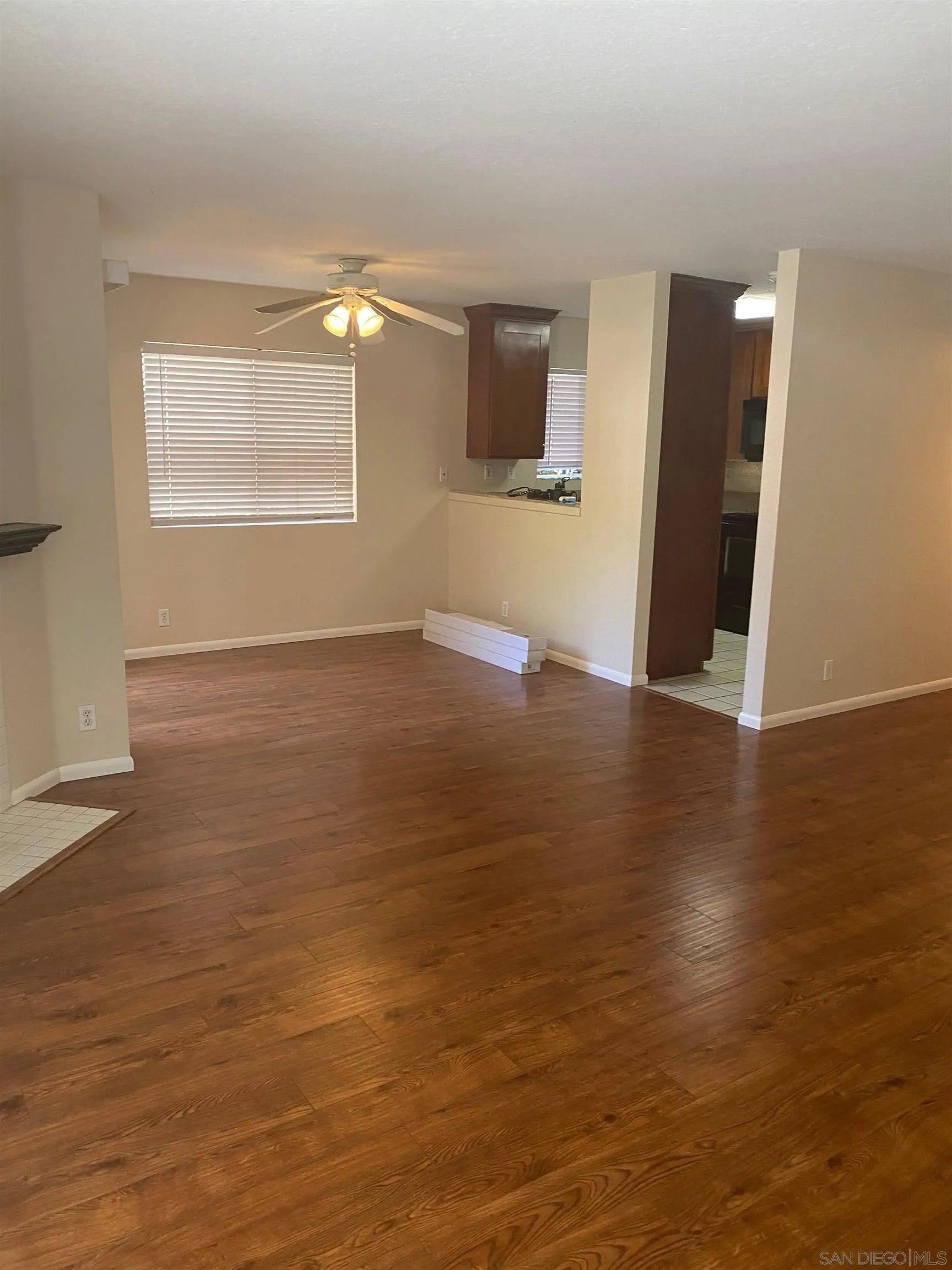 11353 Avenida De Los Lobos E