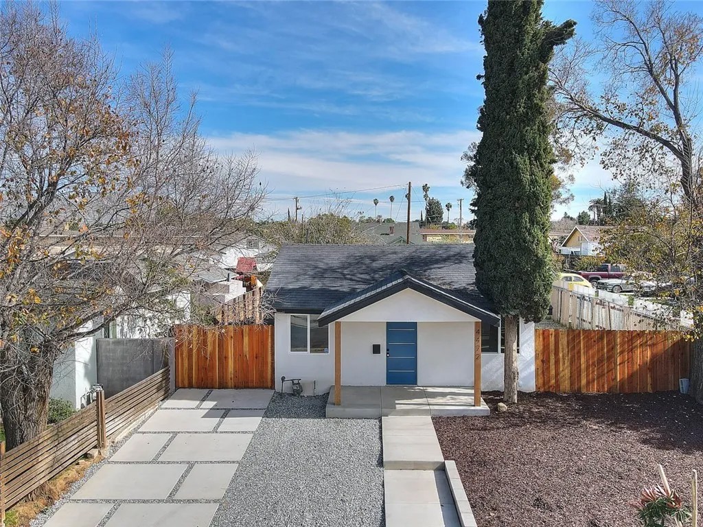4472 Forest St.