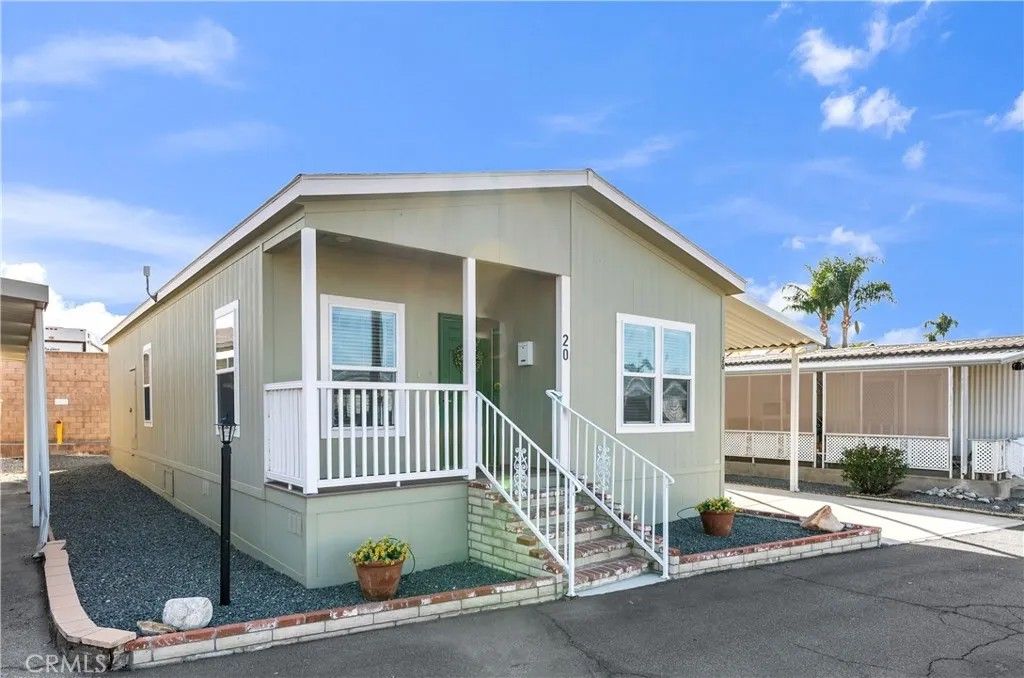 Photo of 880 N Lake St #20, Hemet, CA 92544 (MLS # SW25280215)