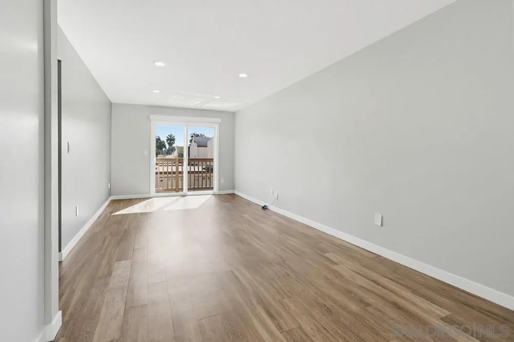 5516 Caminito Roberto