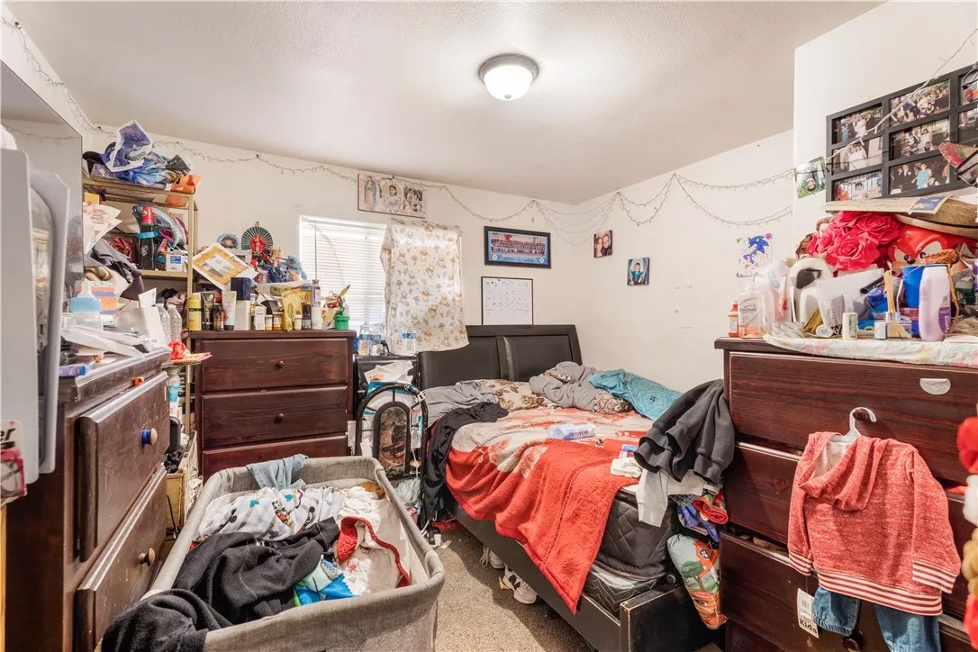 9211 S Central