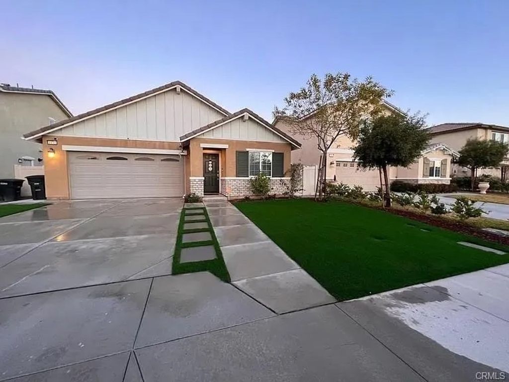 Photo of 1133 Avenida Del Rio, San Jacinto, CA 92582 (MLS # IG26029744)