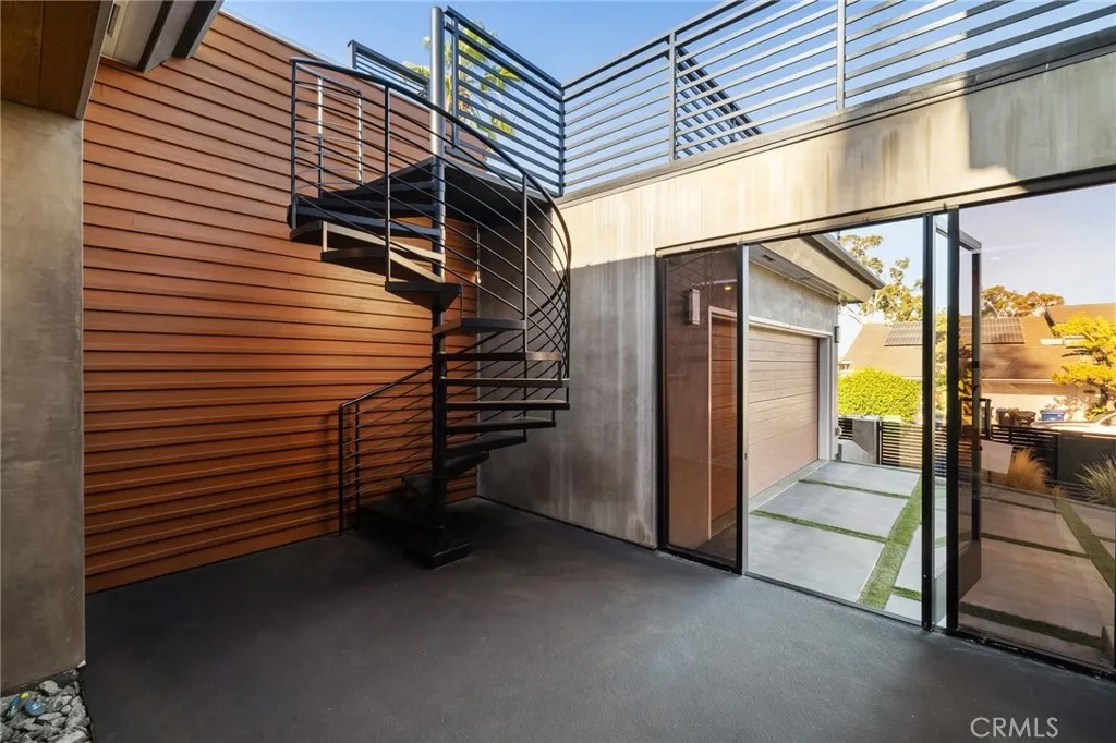 4189 S Cloverdale Avenue