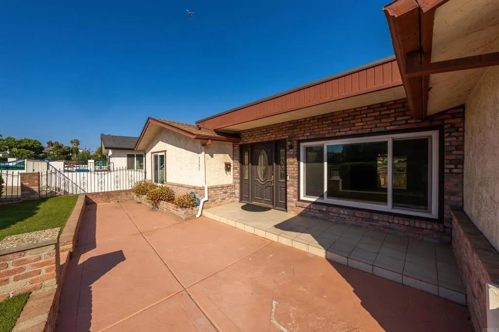 5535 San Mateo Drive
