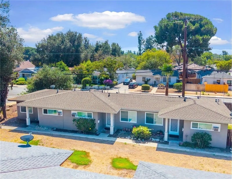 195 El Camino Way