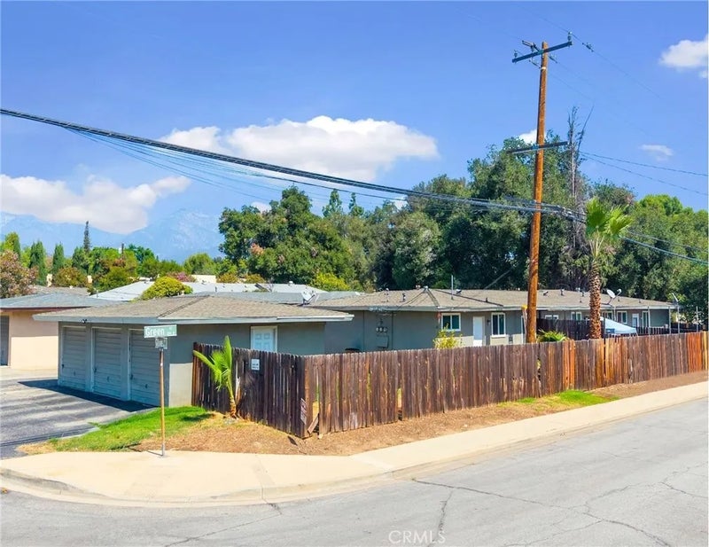 195 El Camino Way