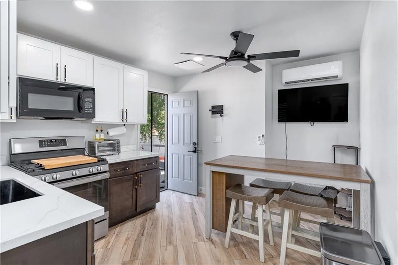 582 N Almond