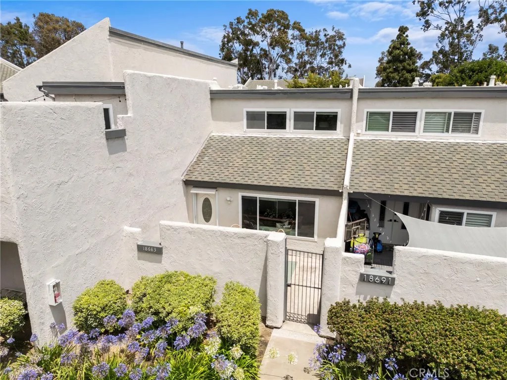 18683 Maplewood