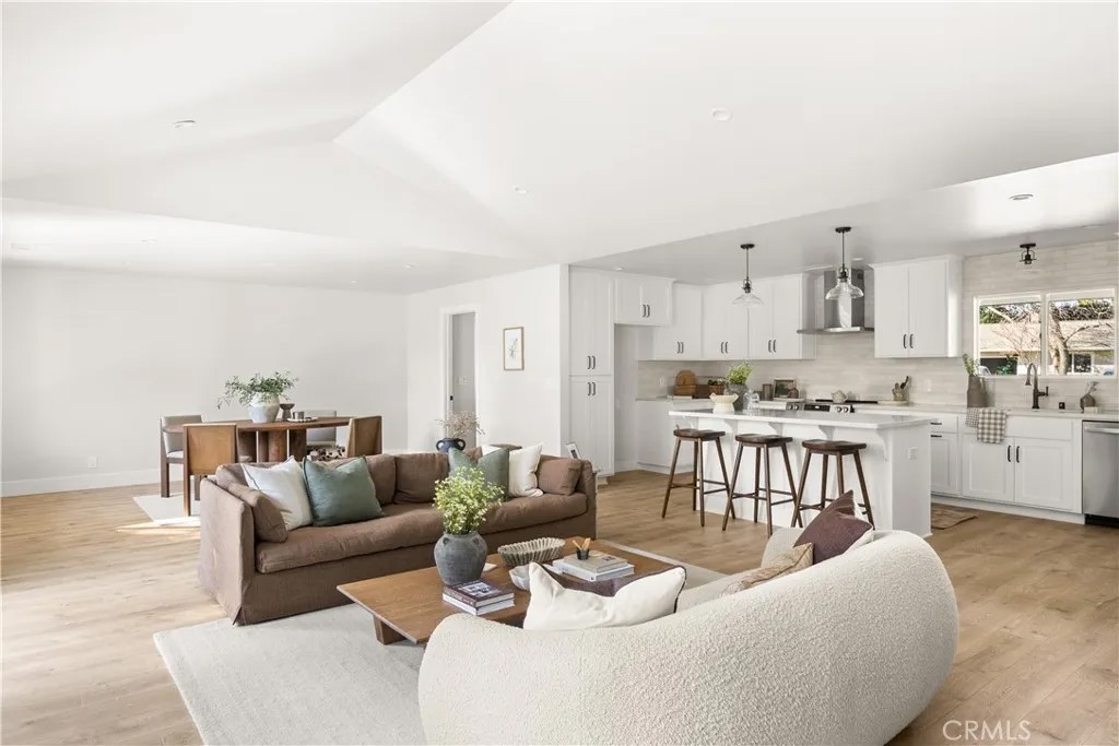 2 Canterbury Circle