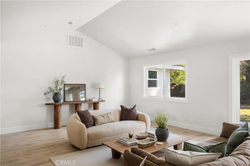 2 Canterbury Circle