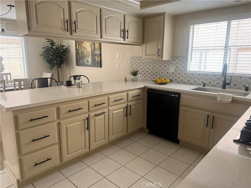 818 S Averill 2