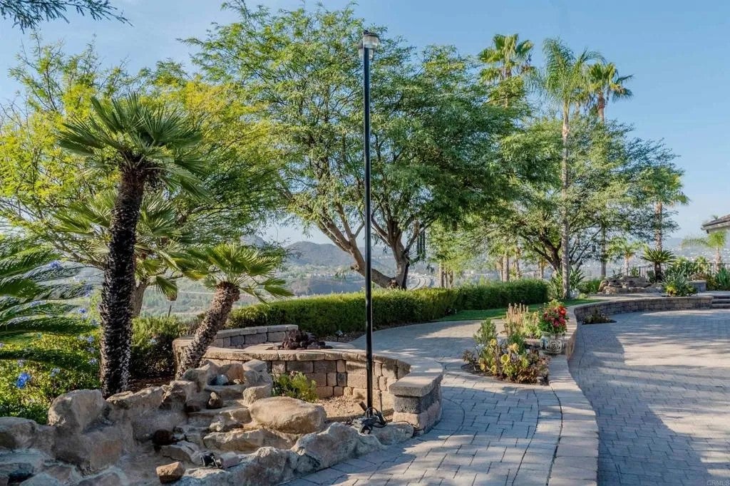 3542 Avenida Amorosa