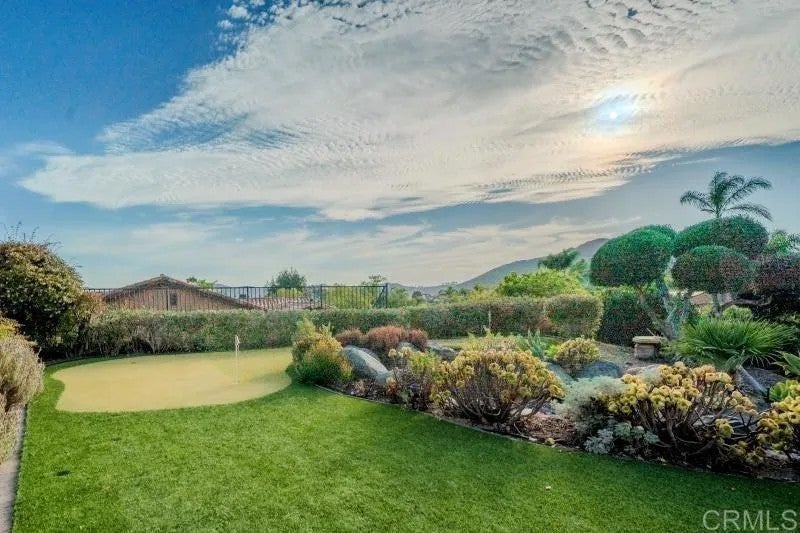 3542 Avenida Amorosa
