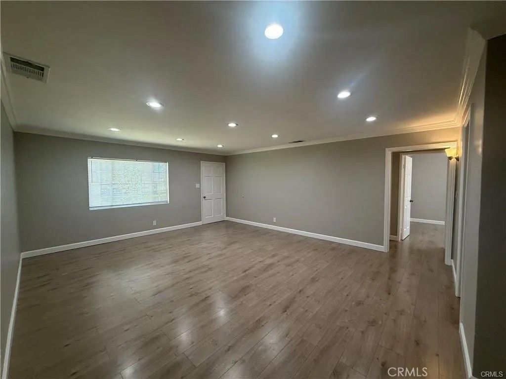 Photo of 6853 Matilija Avenue, Van Nuys, CA 91405 (MLS # SR26004873)