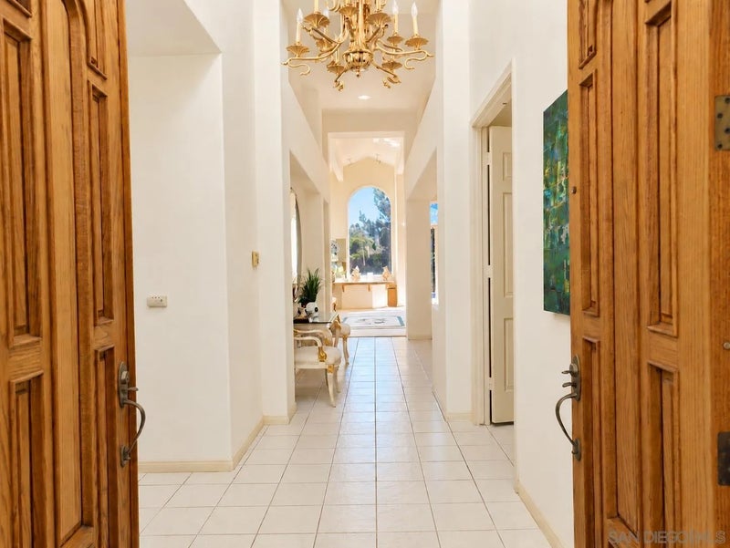 5851 Saratoga Corte