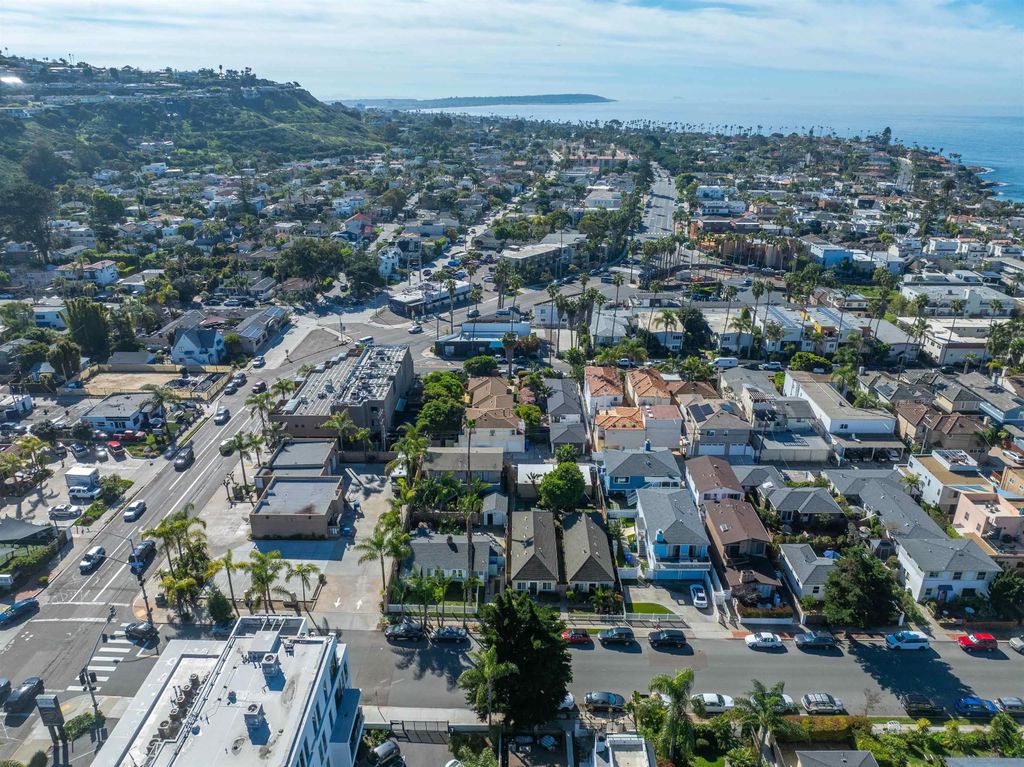 Photo of 444 Bonair Street, La Jolla, CA 92037 (MLS # 260006839)