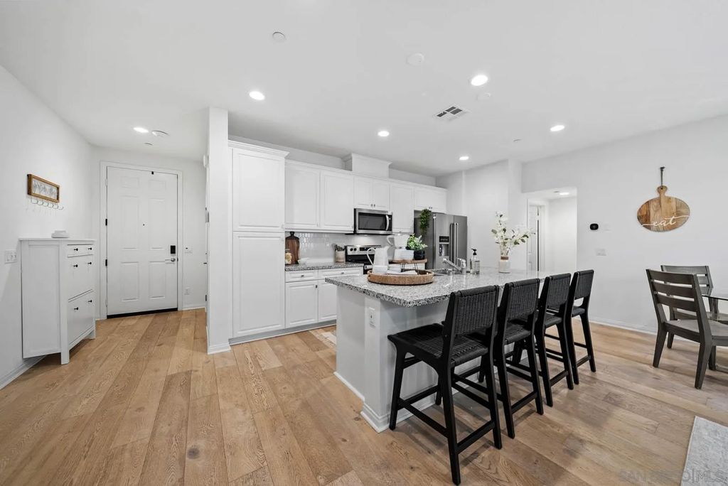 Photo of 3135 Linwood St, Vista, CA 92081 (MLS # 250041170)