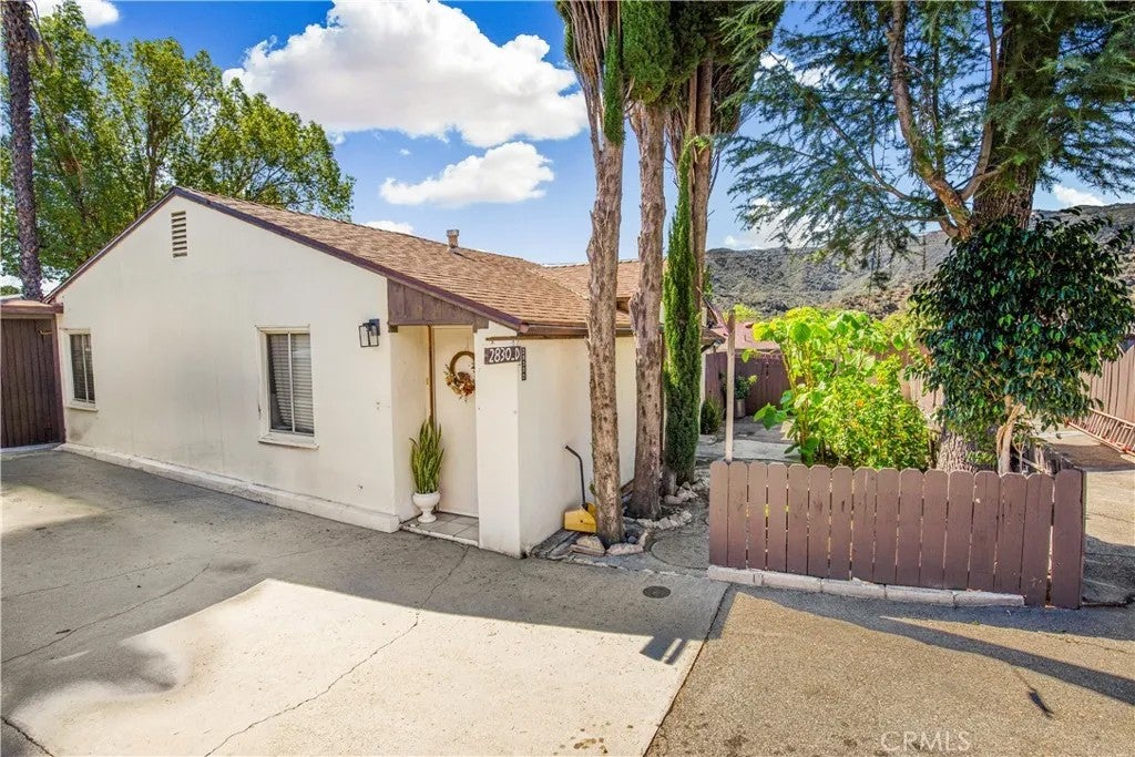 Photo of 2830 Montrose Avenue, La Crescenta, CA 91214 (MLS # WS26233879)