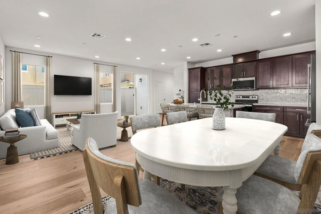 Photo of 505 Pinedale St, Vista, CA 92081 (MLS # 260008421)