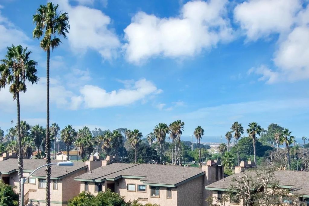 Photo of 4494 Mentone St #6, San Diego, CA 92107 (MLS # 2601105)