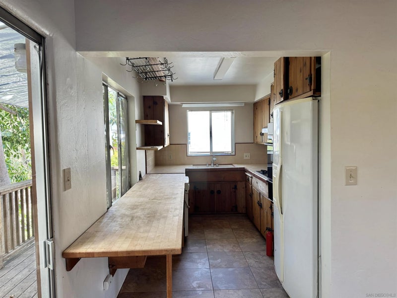 1103 Sutter