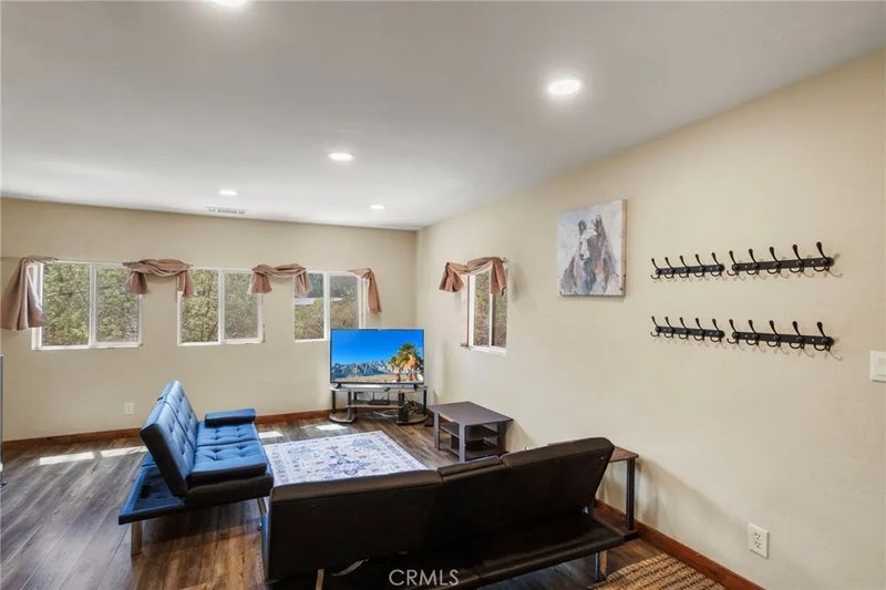 29251 Lake Brook
