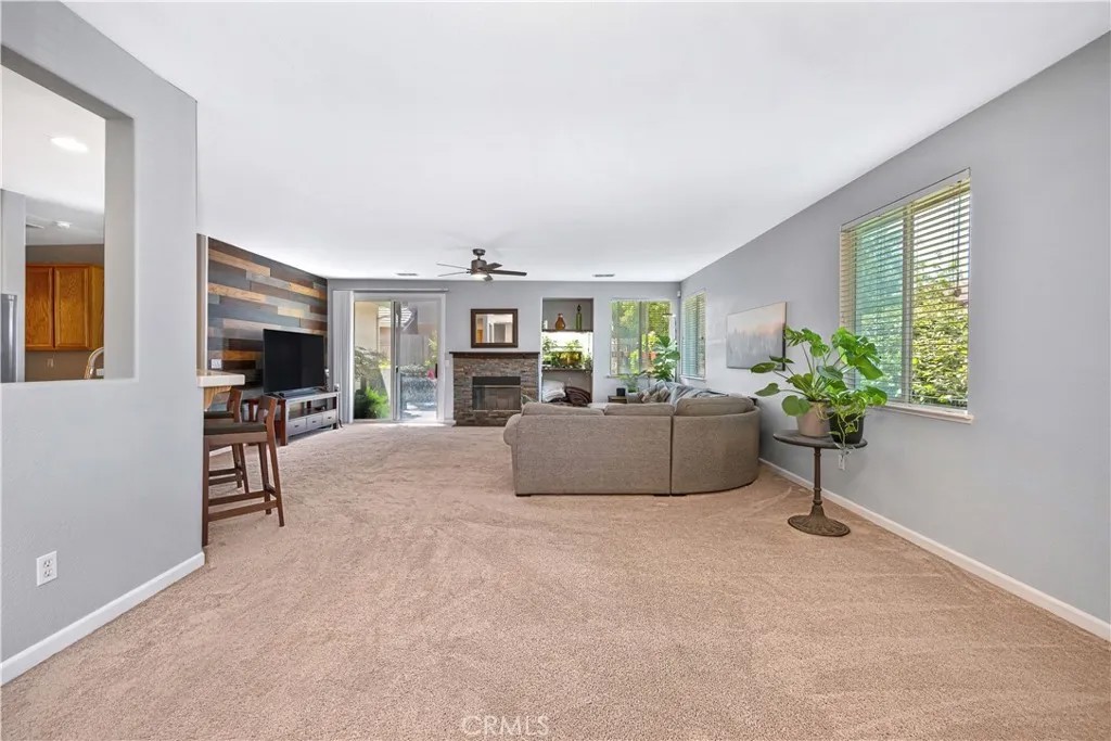 6 Carver Court