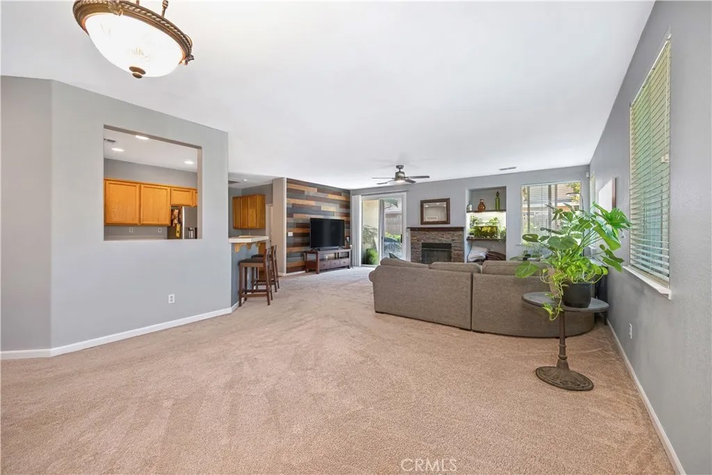 6 Carver Court