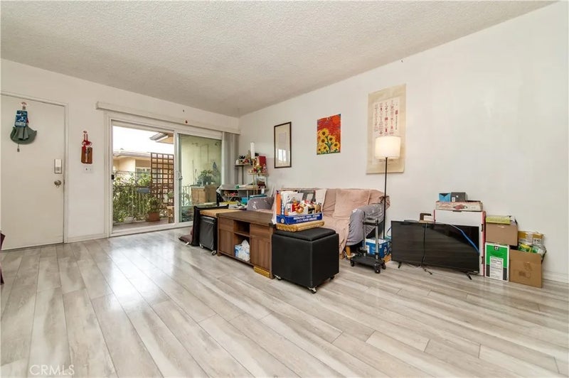 1122 W Huntington Drive 9