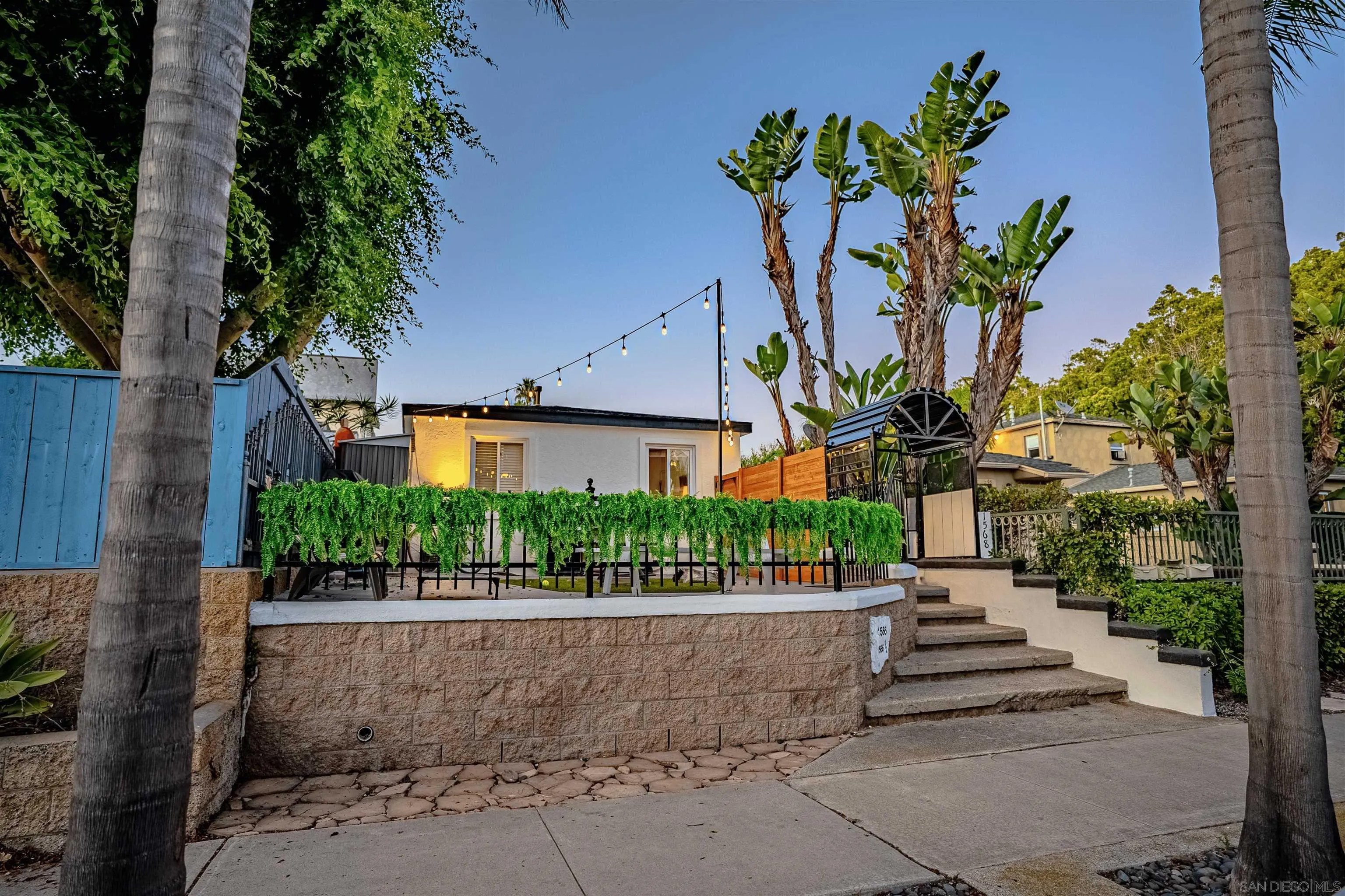 1566 Reed Ave