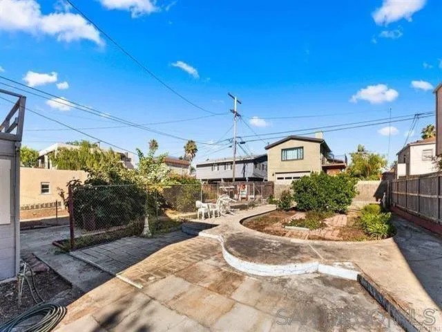 4655 Campus Ave