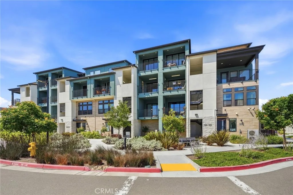 315 Waters Park Circle 10