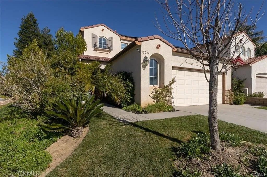 Photo of 32044 Cypress Way, Castaic, CA 91384 (MLS # SR25242985)