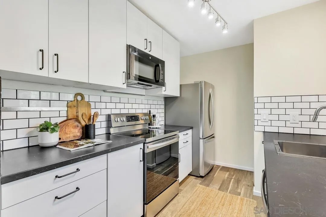 6725 Mission Gorge 305B