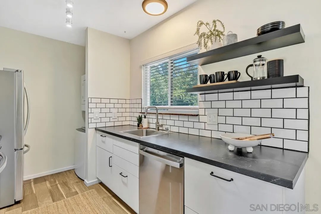 6725 Mission Gorge 305B