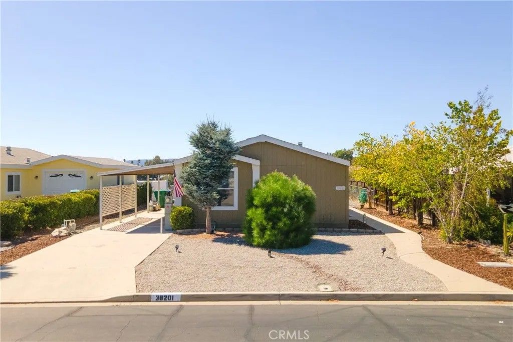 Photo of 38201 Via La Colina, Murrieta, CA 92563 (MLS # SW25233146)