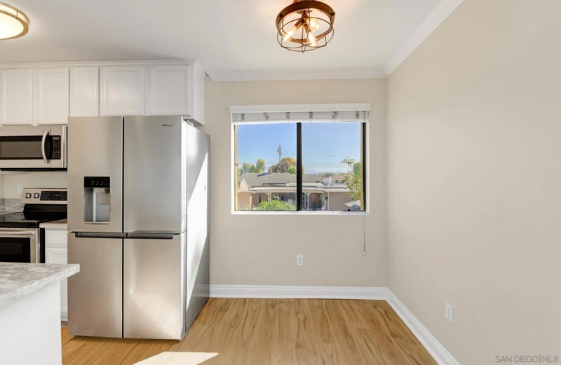 201 Twin Oaks Ave 5