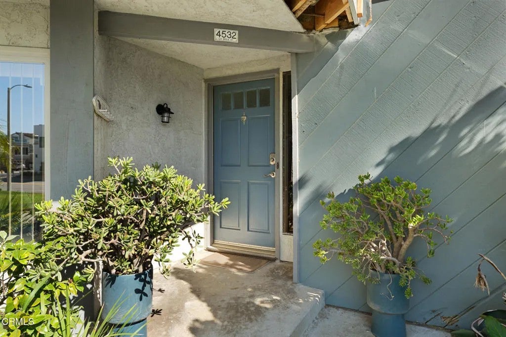 4532 La Brea Street
