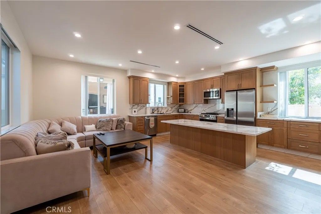 Photo of 1205 N Maryland Avenue #A, Glendale, CA 91207 (MLS # GD25279868)