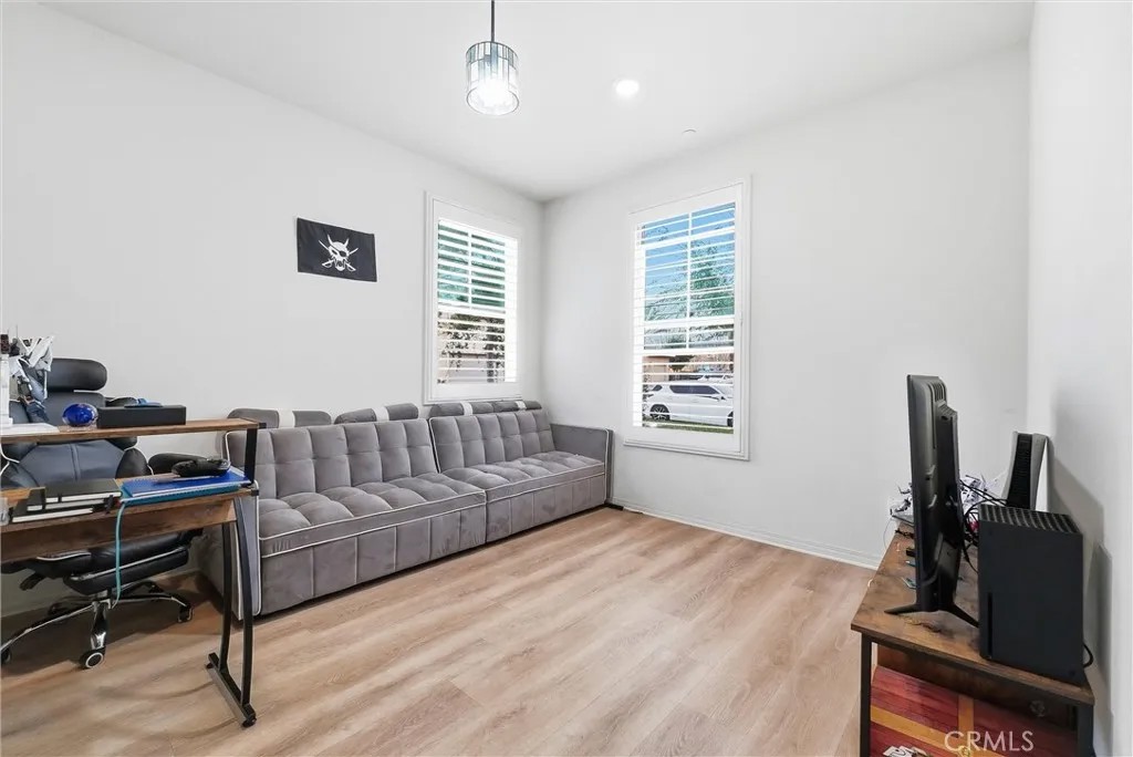 4010 S Bowery