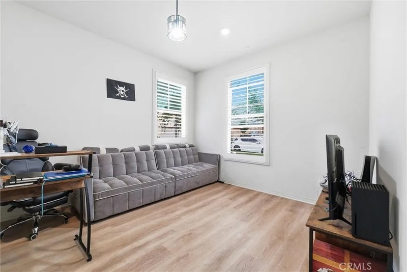 4010 S Bowery